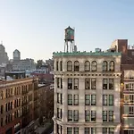 Doorman! High Floor! Views! Elevator! Free Gym!