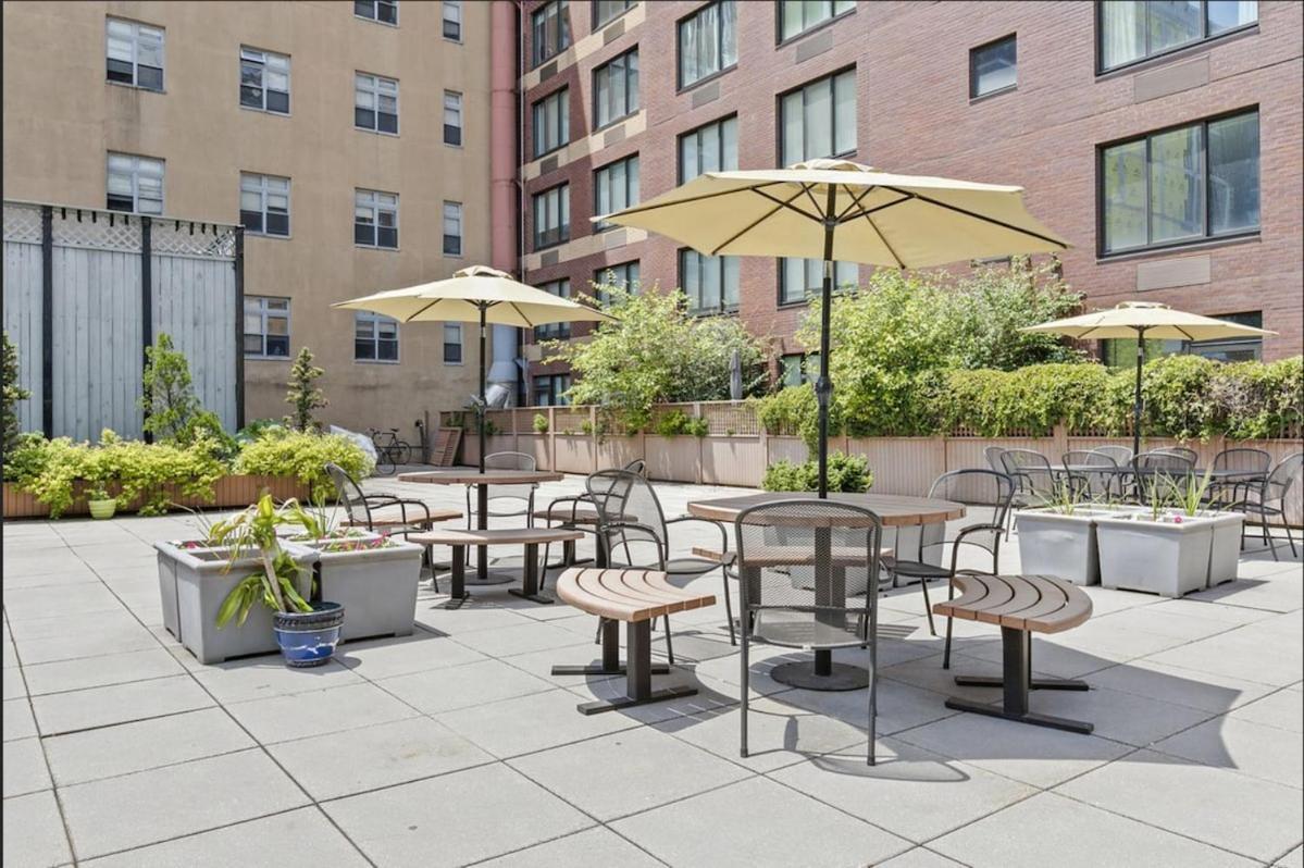 Doorman! High Floor! Views! Elevator! Free Gym! New York