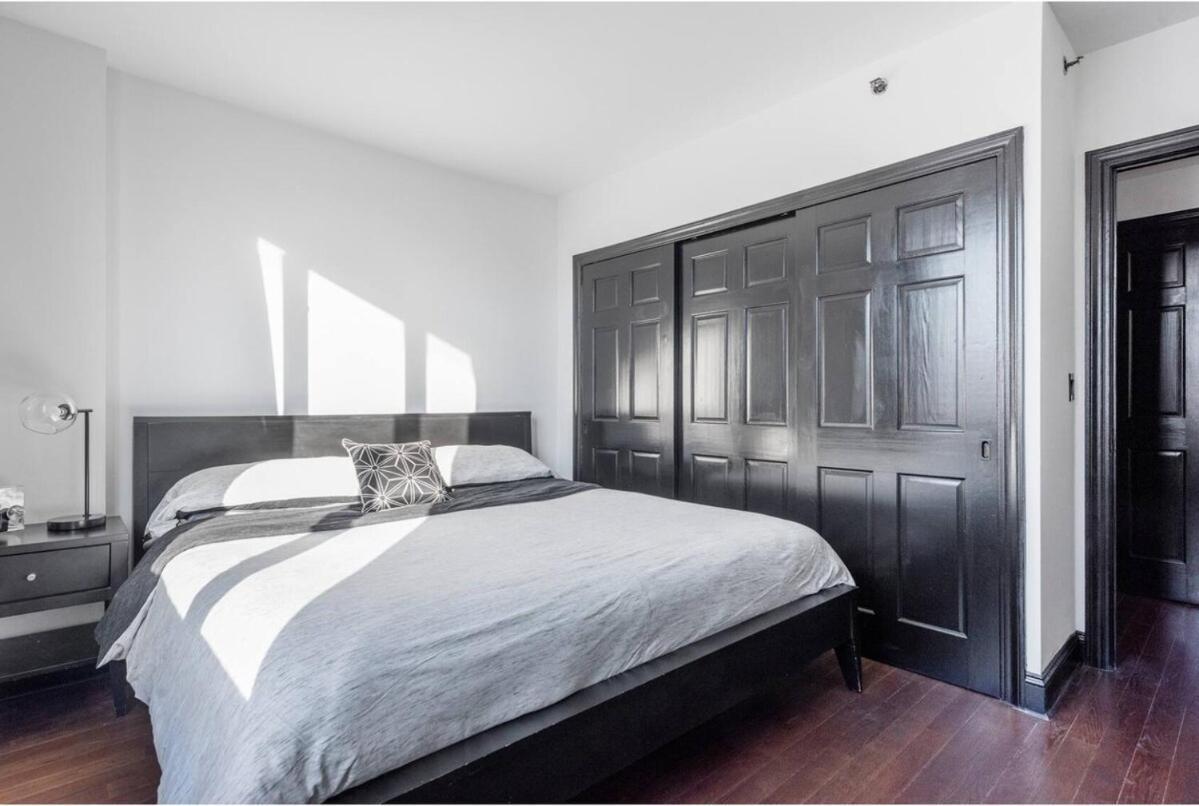 Doorman! High Floor! Views! Elevator! Free Gym! Apartment New York