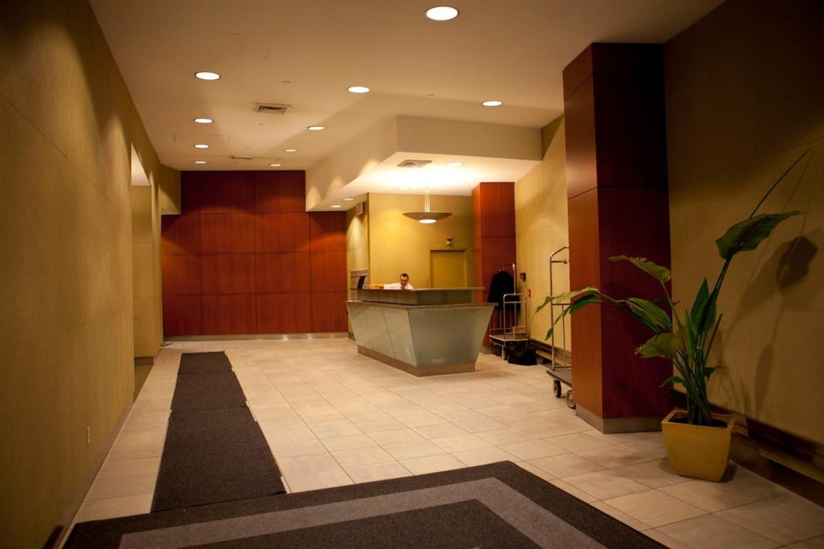 Apartment Doorman! High Floor! Views! Elevator! Free Gym!